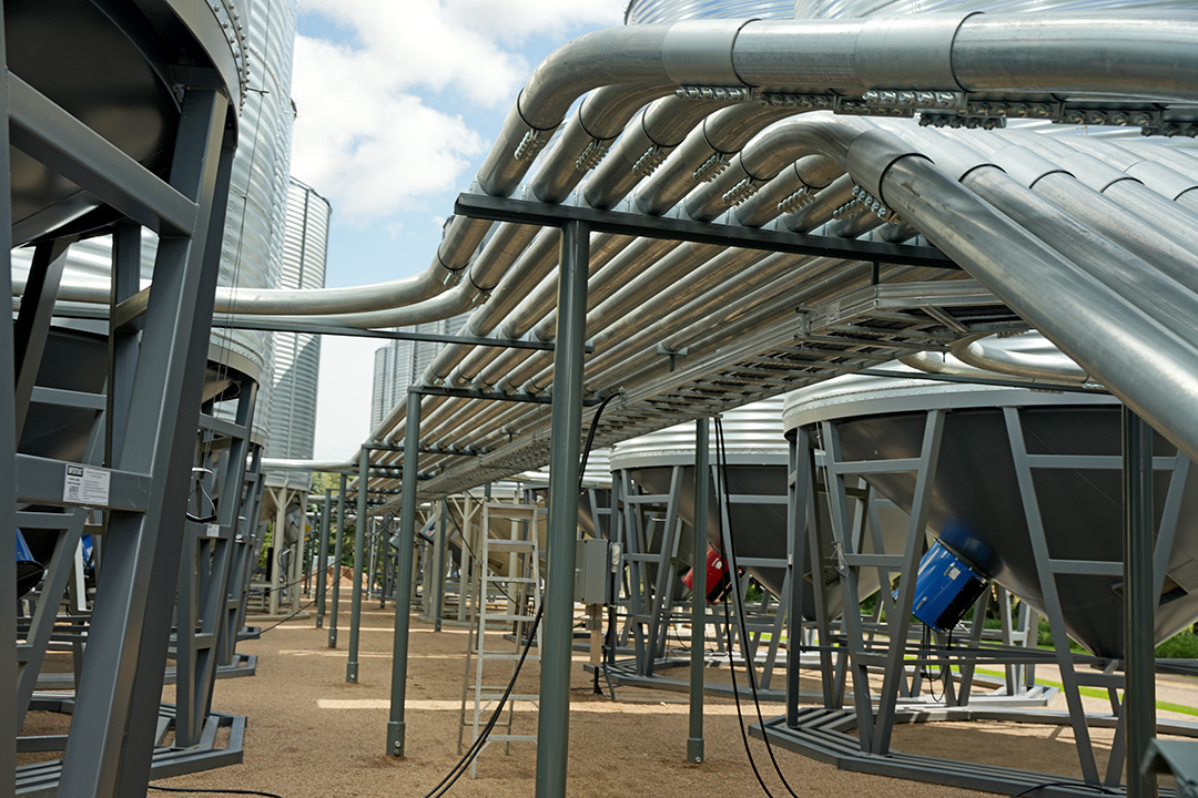 Photo of Walinga piping in a bin yard